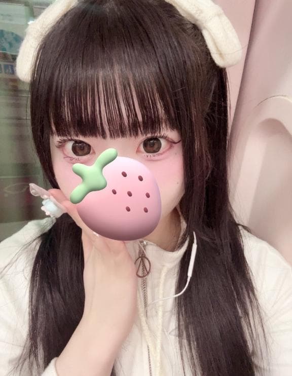 います(💘q三q•̀ ⩊•́ )